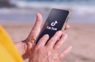 people use tiktok app on mobile